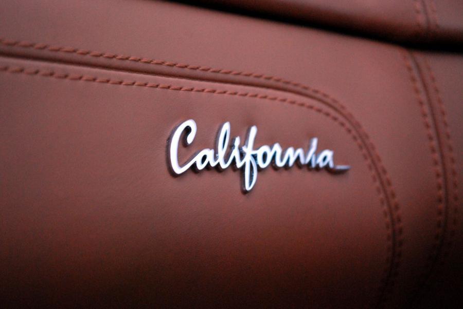 Логотип Ferrari California 2008 года  (фото 88 из 225)